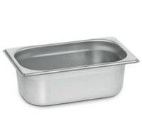 Paslanmaz gastronom kaplardan olan bu inox kabın imalatı 26,5x16,2 cm olup 20 cm derinliğinde 5,5 litre kapasiteli olarak yapılmıştır.İnox kabın üretimi paslanmaz kaliteli ve dayanaklı bir malzemeden yapılmıştır